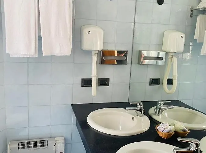 Del Glicine Hotel 3*